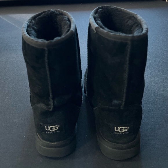 UGG Classic Short Metallic Camo Boot size 7 - Picture 7 of 10